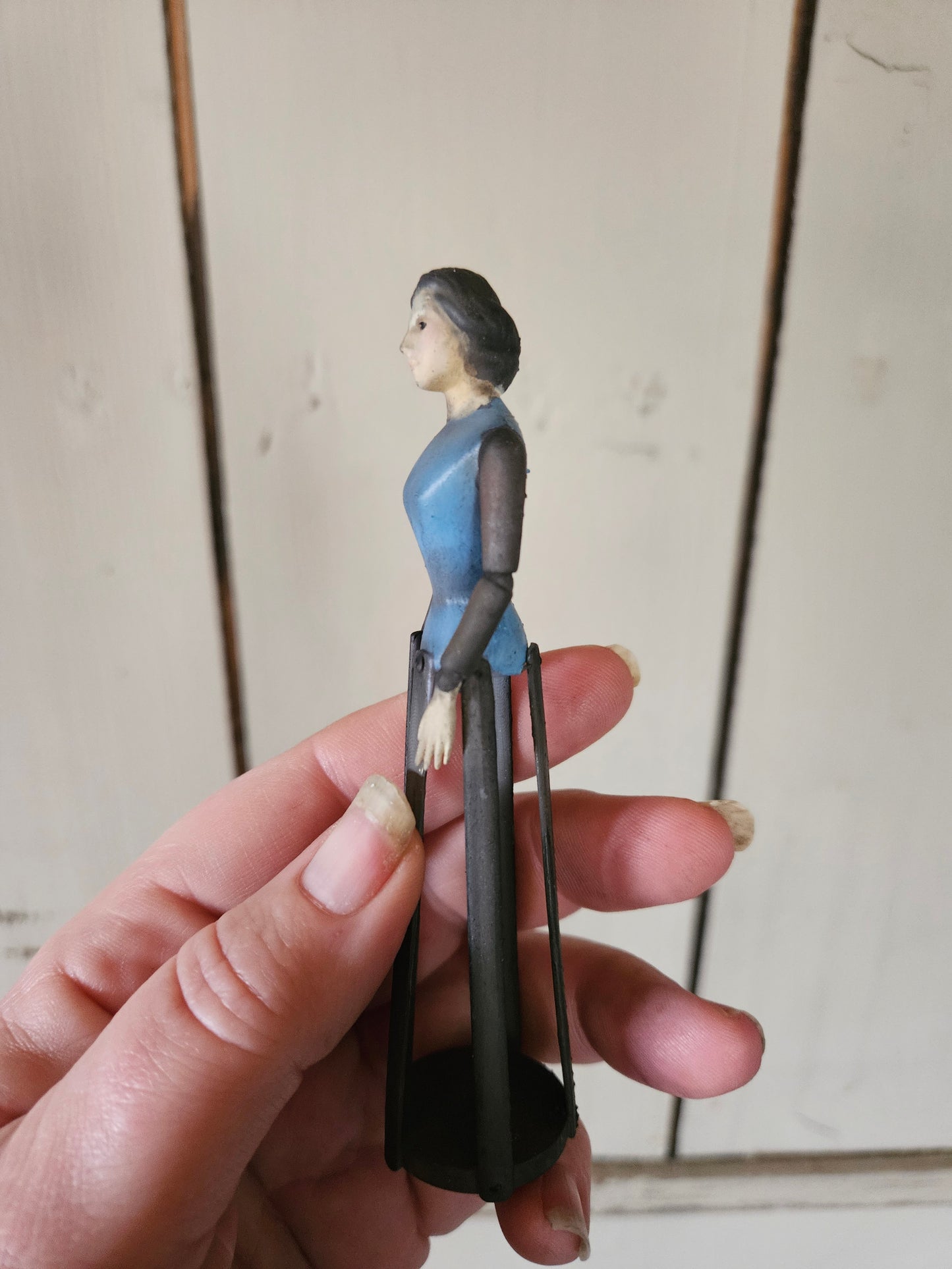 Miniatuur staakmadonna – Schaal 1:12 – Unieke Decoratie, poppenhuis, diorama