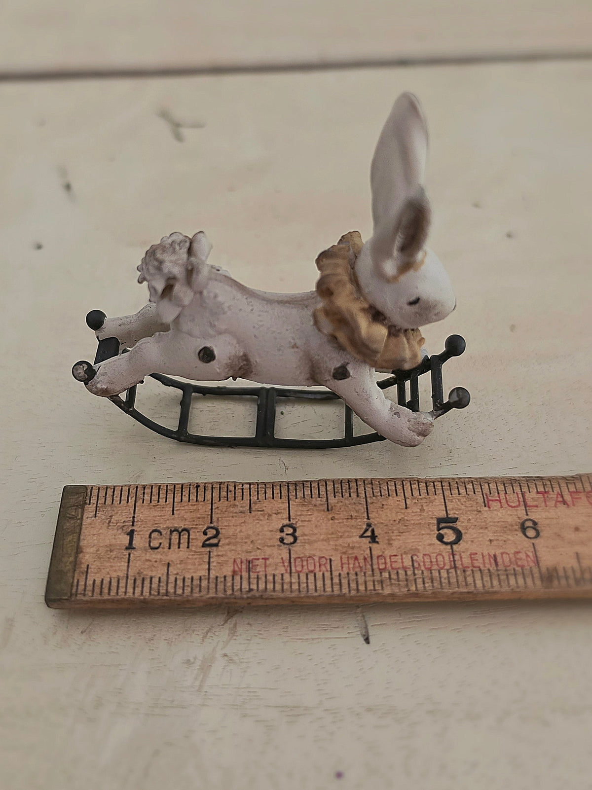 Miniatuur Hobbel Konijn – Handgemaakt in Brocante Stijl