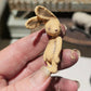 Miniatuur Vintage Konijntje | Antiek Speelgoed Konijn | Brocante Rabbit Miniature | Handbeschilderd Resin Verzamelobject