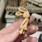 Miniatuur Vintage Konijntje | Antiek Speelgoed Konijn | Brocante Rabbit Miniature | Handbeschilderd Resin Verzamelobject