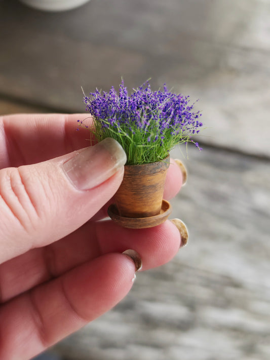 Miniatuur Lavendel in Terracotta Pot | Brocante Bloempotje | Handbeschilderd Resin Miniatuur | Vintage Dollhouse Decor