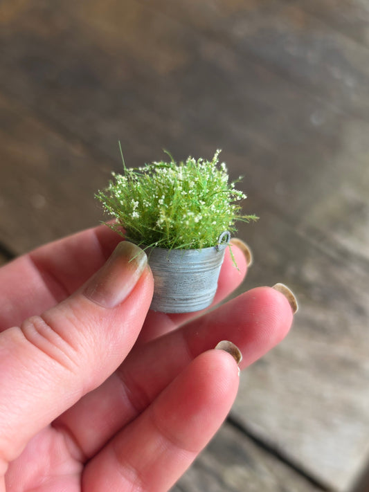 Miniatuur Witte Lavendel in Zinken Emmertje | Brocante Miniatuur Plant | Handbeschilderd Vintage Decor