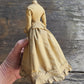Victoriaanse Jurk op Paspop – Grote Stolpminiatuur – Antiek Brocante – ca. 19,5 cm