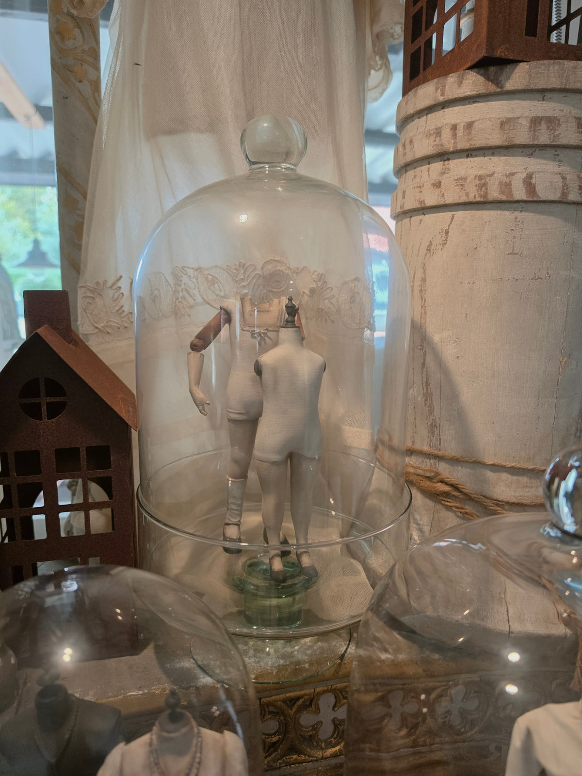 Vintage Paspop – Grote Stolpminiatuur – Antique Doll Display – ca. 19 cm