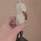 Napoleon Popje met Rozenkrans – Grote Stolpminiatuur – Antieke Stijl – ca. 19 cm