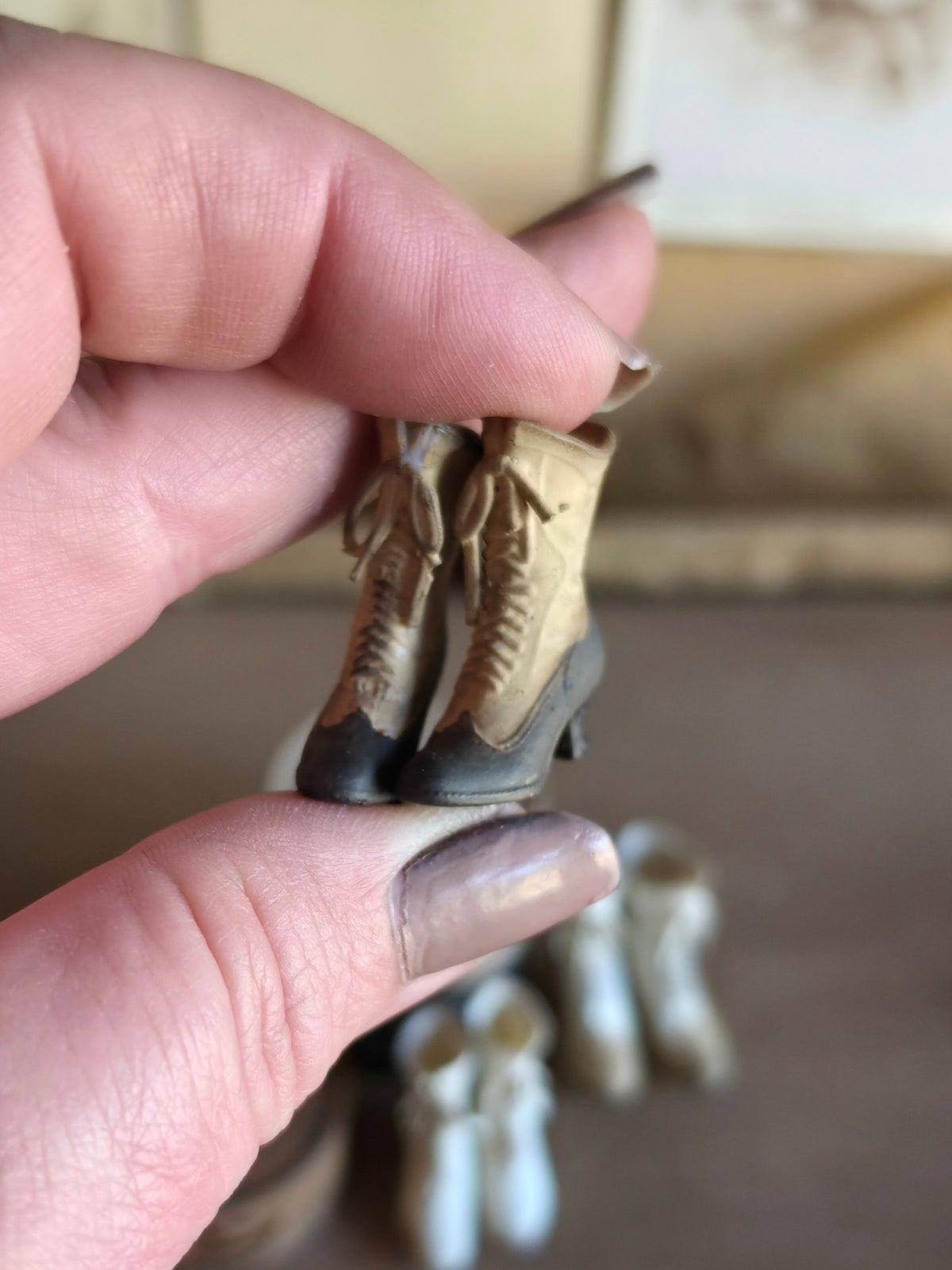 Miniatuur Victoriaanse Laarsjes  – Brocante Charme in Klein Formaat
