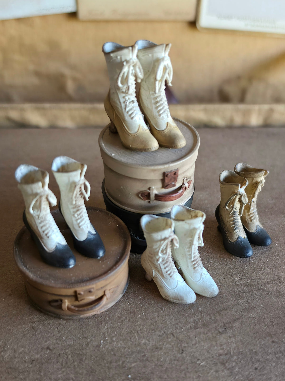 Miniatuur Victoriaanse Laarsjes  – Brocante Charme in Klein Formaat