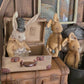 Miniatuur Vintage Konijntje | Antiek Speelgoed Konijn | Brocante Rabbit Miniature | Handbeschilderd Resin Verzamelobject