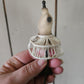 Handbeschilderde Miniatuur paspop met crinoline Schaal 1:12  Unieke Franse Atelier Decoratie, poppenhuis, diorama