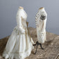 Miniatuur paspop met Victoriaanse jurk schaal 1 op 12 handgemaakt poppenhuis decoratie