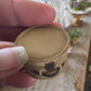 Kleine ronde beige koffer, schaal 1 12, poppenhuis, diorama
