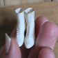 Miniatuur victoriaanse laarsjes wit (Schaal 1:12) Poppenhuis Accessoire/Diorama
