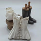 Miniatuur liggend Corset– Schaal 1:12 – Unieke Franse Atelier Decoratie, poppenhuis, diorama