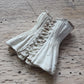 Miniatuur liggend Corset– Schaal 1:12 – Unieke Franse Atelier Decoratie, poppenhuis, diorama