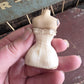 Handbeschilderde Miniatuur Corsetbuste met Offwhite Corset  Schaal 1:12  Unieke Franse Atelier Decoratie, poppenhuis, diorama