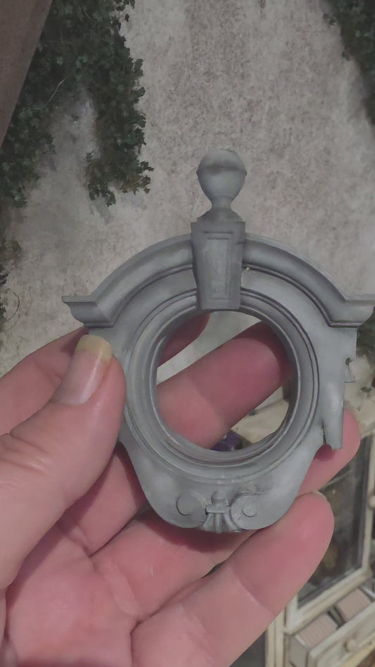 Miniatuur Brocante Ossenoog (Œil de Bœuf) Spiegel 1:12 | Handgemaakt & Handbeschilderd | Resin Franse Wandspiegel | Chateau Poppenhuis Decoratie