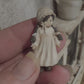 Miniatuur Popje in Vintage Stijl 1:12 | Geïnspireerd op Klassieke Käthe Kruse Poppen | Handgemaakt & Handbeschilderd | Resin Poppenhuis Miniatuur