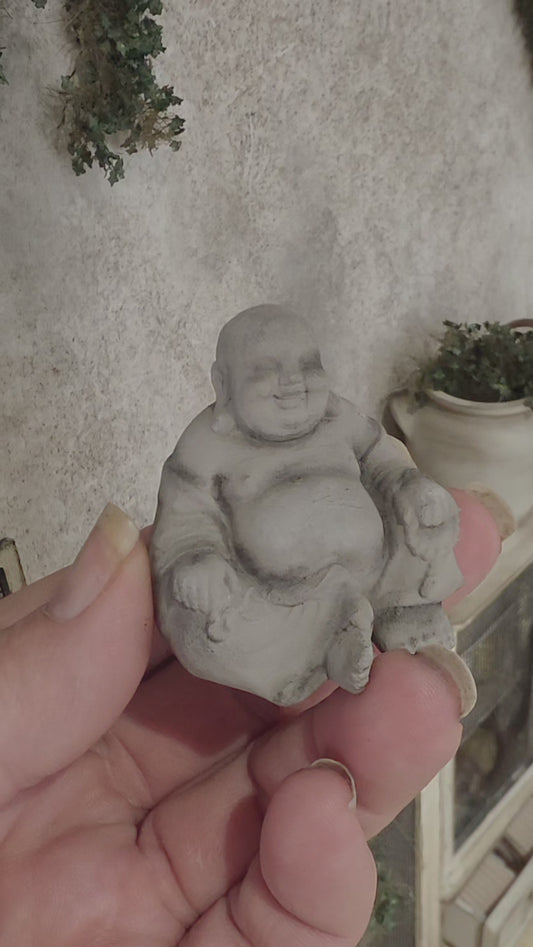 Miniatuur Brocante Boeddha 1:12 | Handgemaakt & Handbeschilderd | Resin Boeddhabeeld | Poppenhuis Decoratie | Brocante Miniatuur