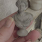 Miniatuur Brocante Borstbeeld 1:12 | Handgemaakt & Handbeschilderd | Resin Klassiek Beeld | Franse & Victoriaanse Poppenhuis Decoratie