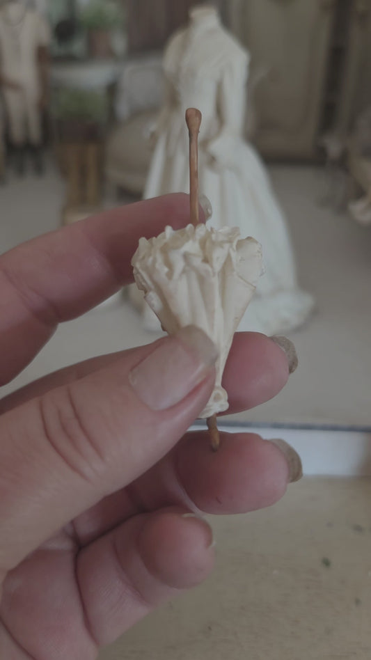 Victoriaans miniatuur parasolletje – handbeschilderd brocante detail