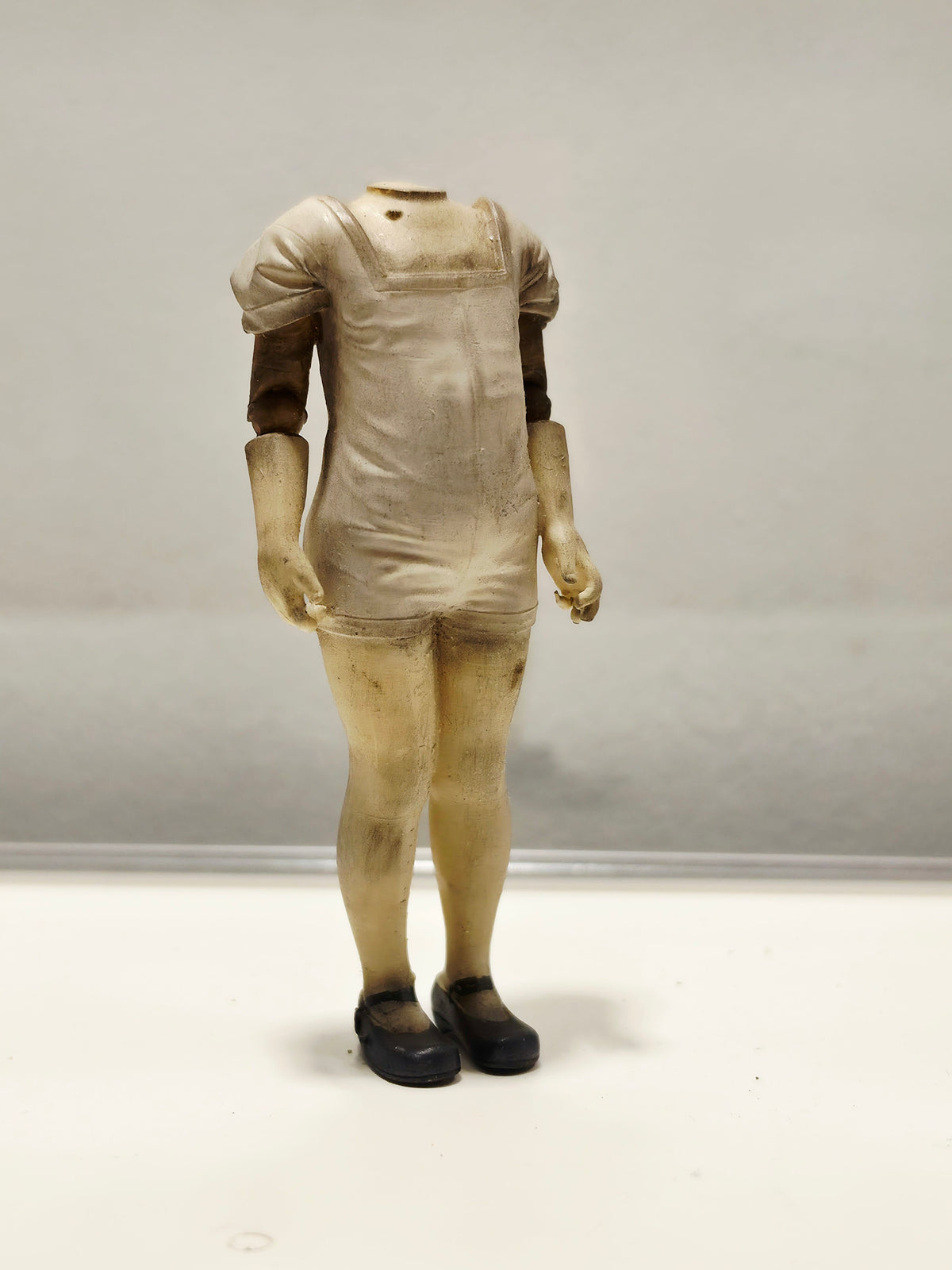 Miniatuur Kinderpaspopje met Buikje | Vintage Mannequin | Brocante Miniatuur | Handbeschilderd Resin