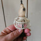 Miniatuur paspopje met crinoline