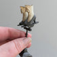 Miniatuur Victoriaanse Schoentjes in Twee Kleuren – Elegantie uit Vervlogen Tijden