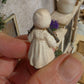 Miniatuur Popje in Vintage Stijl 1:12 | Geïnspireerd op Klassieke Käthe Kruse Poppen | Handgemaakt & Handbeschilderd | Resin Poppenhuis Miniatuur