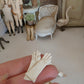 Miniatuur Elegante Handschoenen – Victoriaanse Brocante Luxe