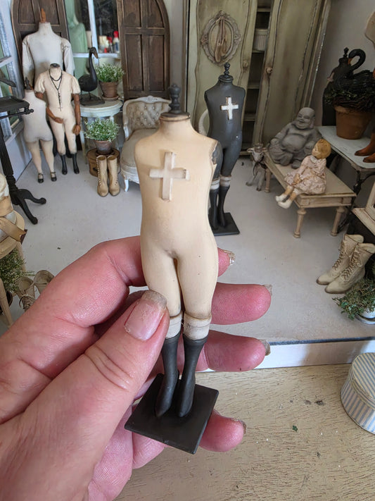 Miniatuur Napoleon Beige Popje – Stoere Franse Brocante Stijl