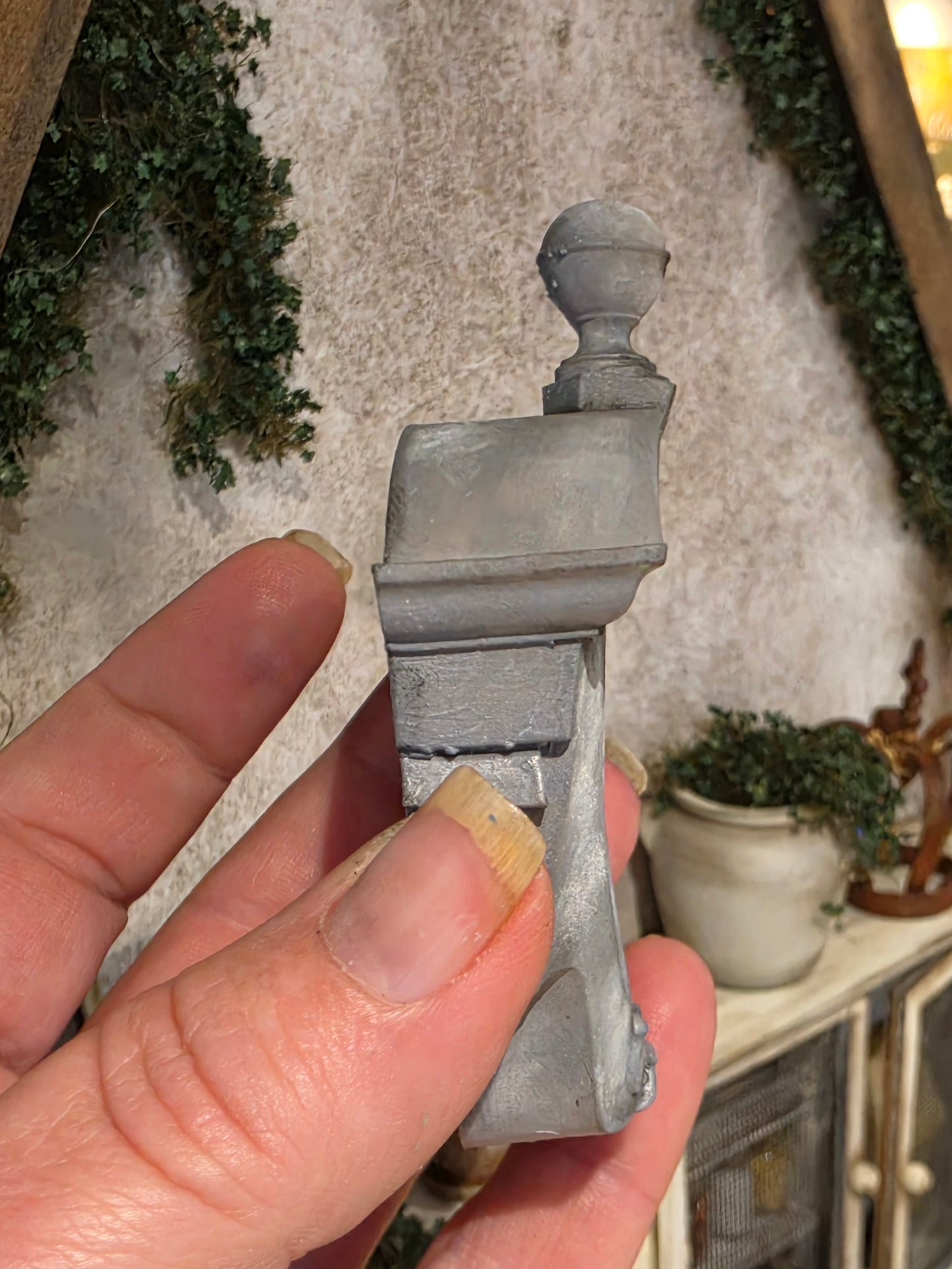 Miniatuur Brocante Ossenoog (Œil de Bœuf) Spiegel 1:12 | Handgemaakt & Handbeschilderd | Resin Franse Wandspiegel | Chateau Poppenhuis Decoratie