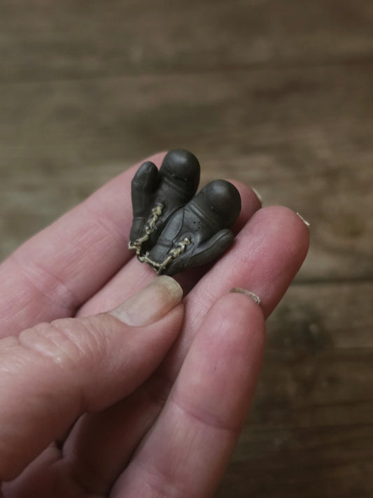 Miniatuur bokshandschoenen – handbeschilderde vintage brocante decoratie