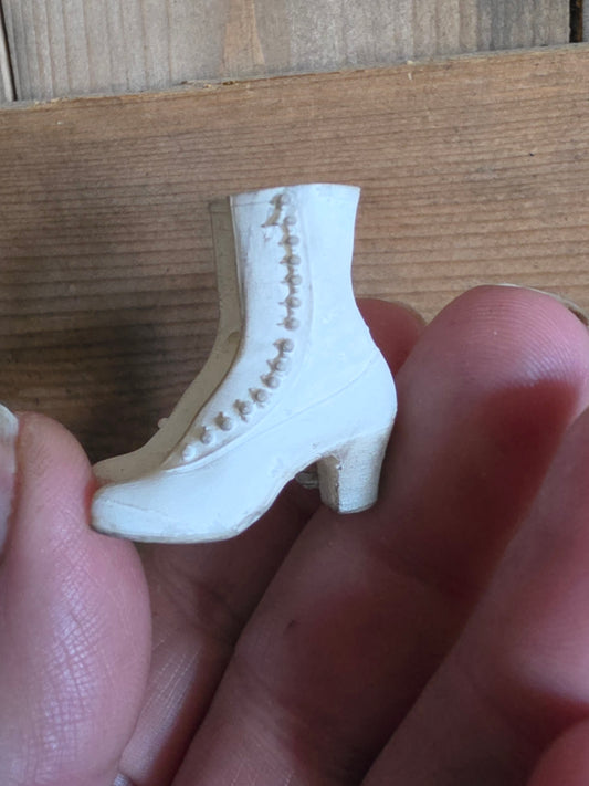 Miniatuur victoriaanse laarsjes wit (Schaal 1:12) Poppenhuis Accessoire/Diorama