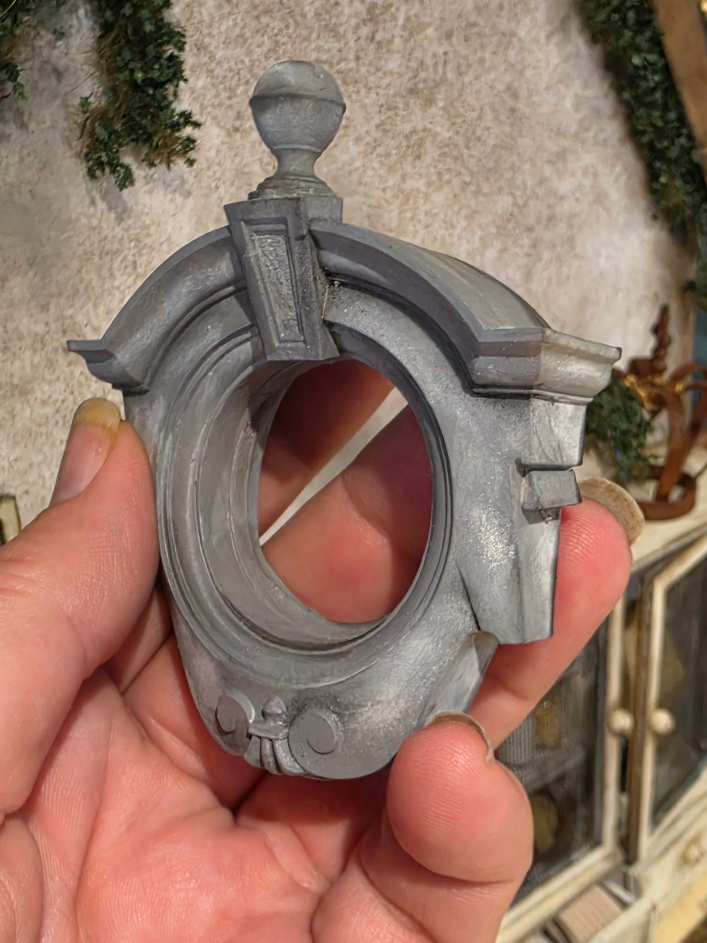Miniatuur Brocante Ossenoog (Œil de Bœuf) Spiegel 1:12 | Handgemaakt & Handbeschilderd | Resin Franse Wandspiegel | Chateau Poppenhuis Decoratie