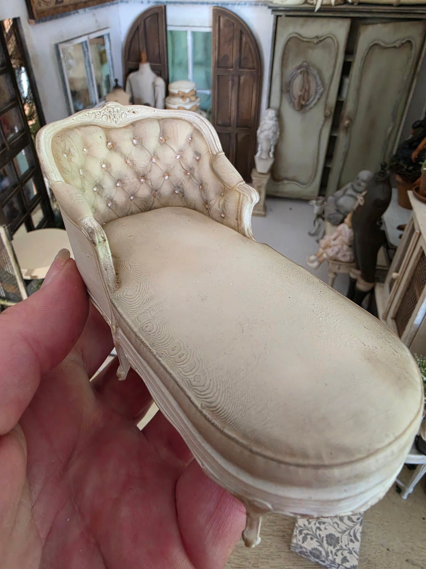 Luxe Miniatuur Chaise Longue | Elegante Brocante Stijl | Uniek Verzamelobject