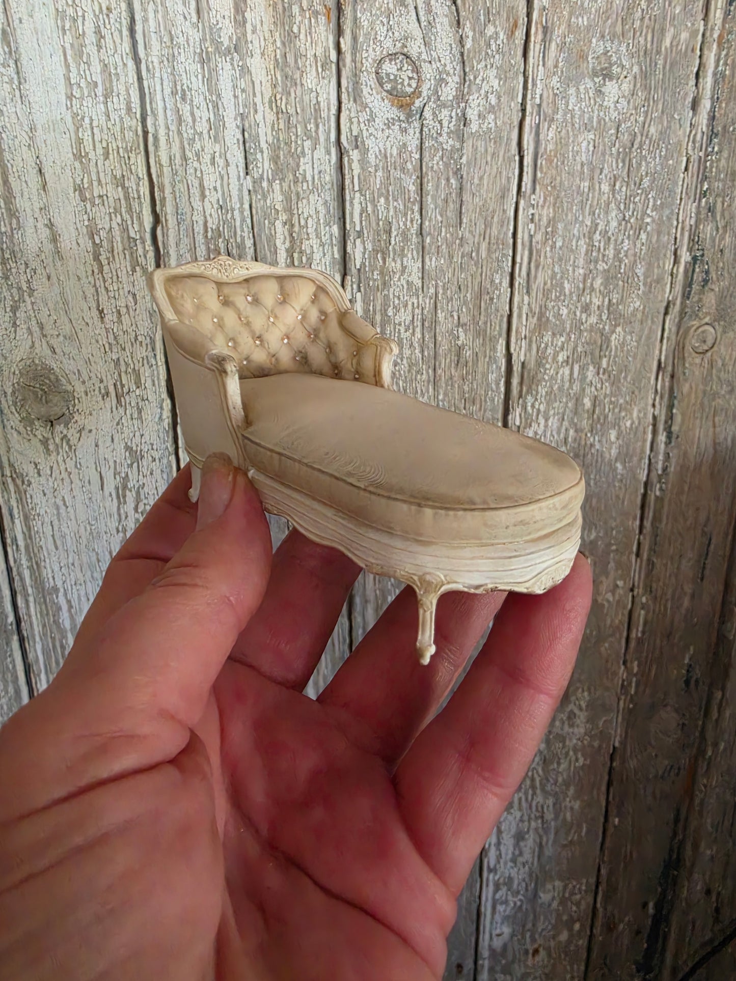 Luxe Miniatuur Chaise Longue | Elegante Brocante Stijl | Uniek Verzamelobject