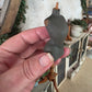 Miniatuur Duivenborst Paspop op Driepoot – Handgemaakt in Brocante Stijl 1:12