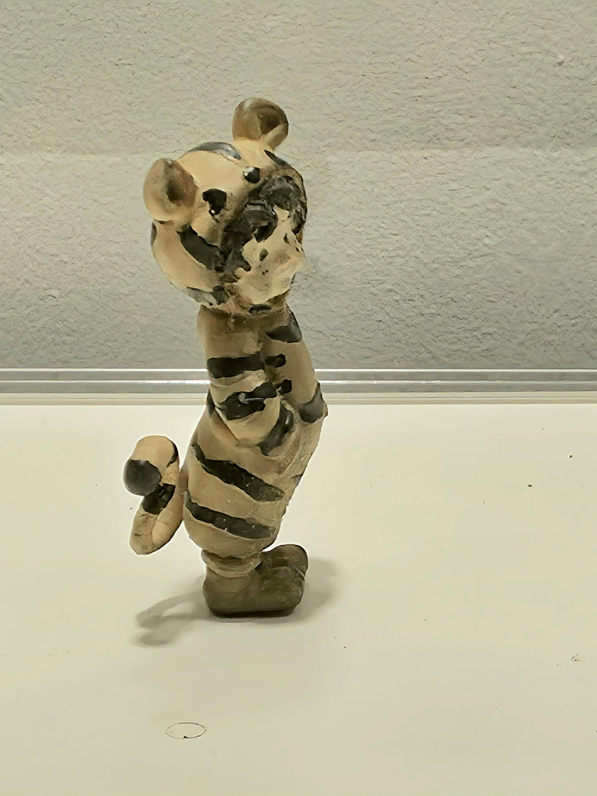 Miniatuur Popje in Tijgerpak | Vintage Doll in Tiger Costume | Brocante Miniatuur | Handbeschilderd Resin