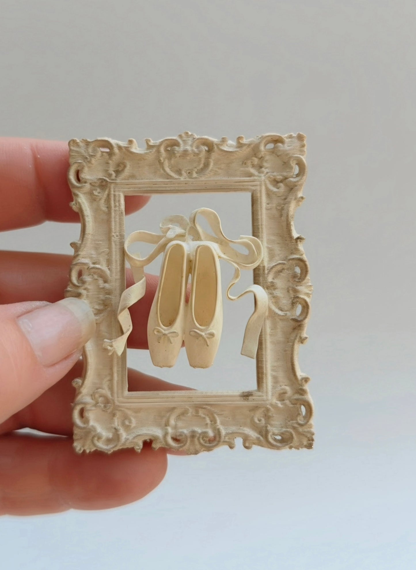Miniatuur Lijst met Balletspitzen – Romantische Balletdecoratie