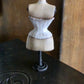 Corset buste met corset en ketting, schaal 1 12, poppenhuis, diorama