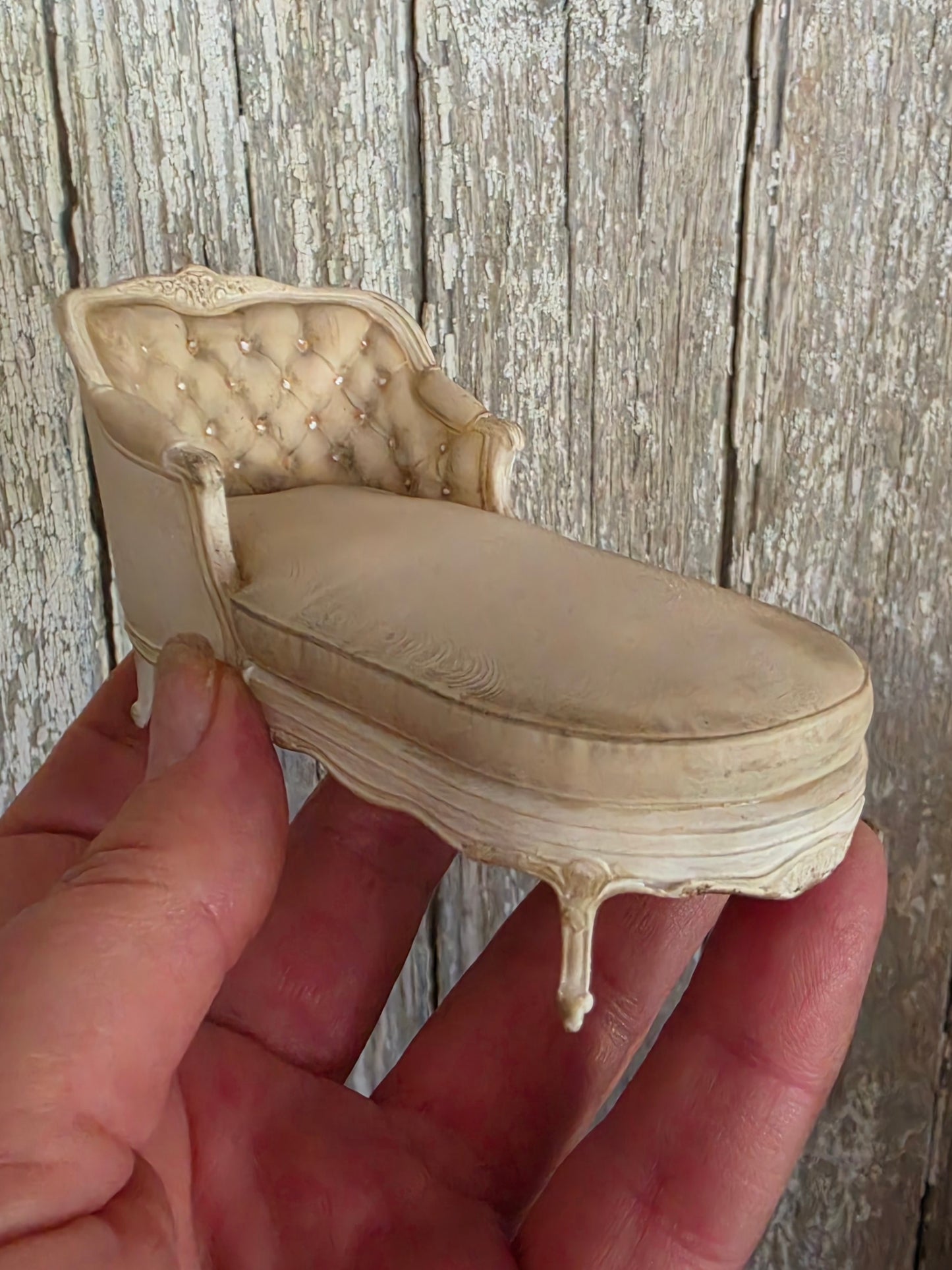 Luxe Miniatuur Chaise Longue | Elegante Brocante Stijl | Uniek Verzamelobject