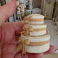 Miniatuur hoedendozen met strikken – brocante stijl