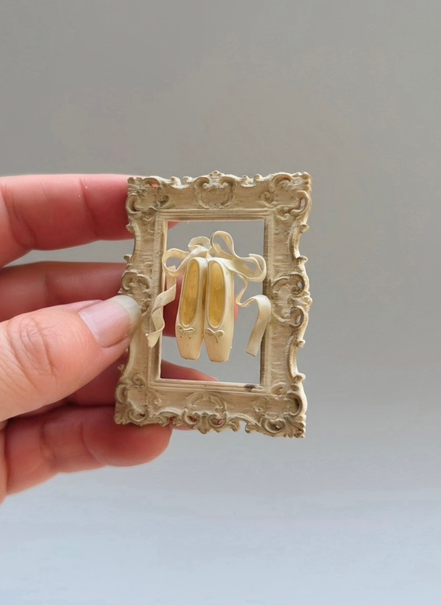 Miniatuur Lijst met Balletspitzen – Romantische Balletdecoratie