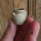 Miniatuur Franse Grès Pot 1:12 – Handbeschilderde Vintage Pot – Dollhouse Keuken Pot – Franse Landelijke Miniatuur – Resin Potje