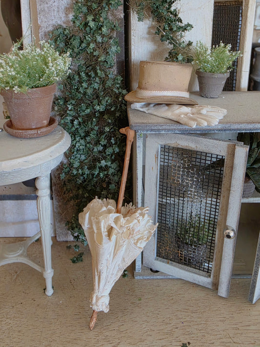 Victoriaans miniatuur parasolletje – handbeschilderd brocante detail