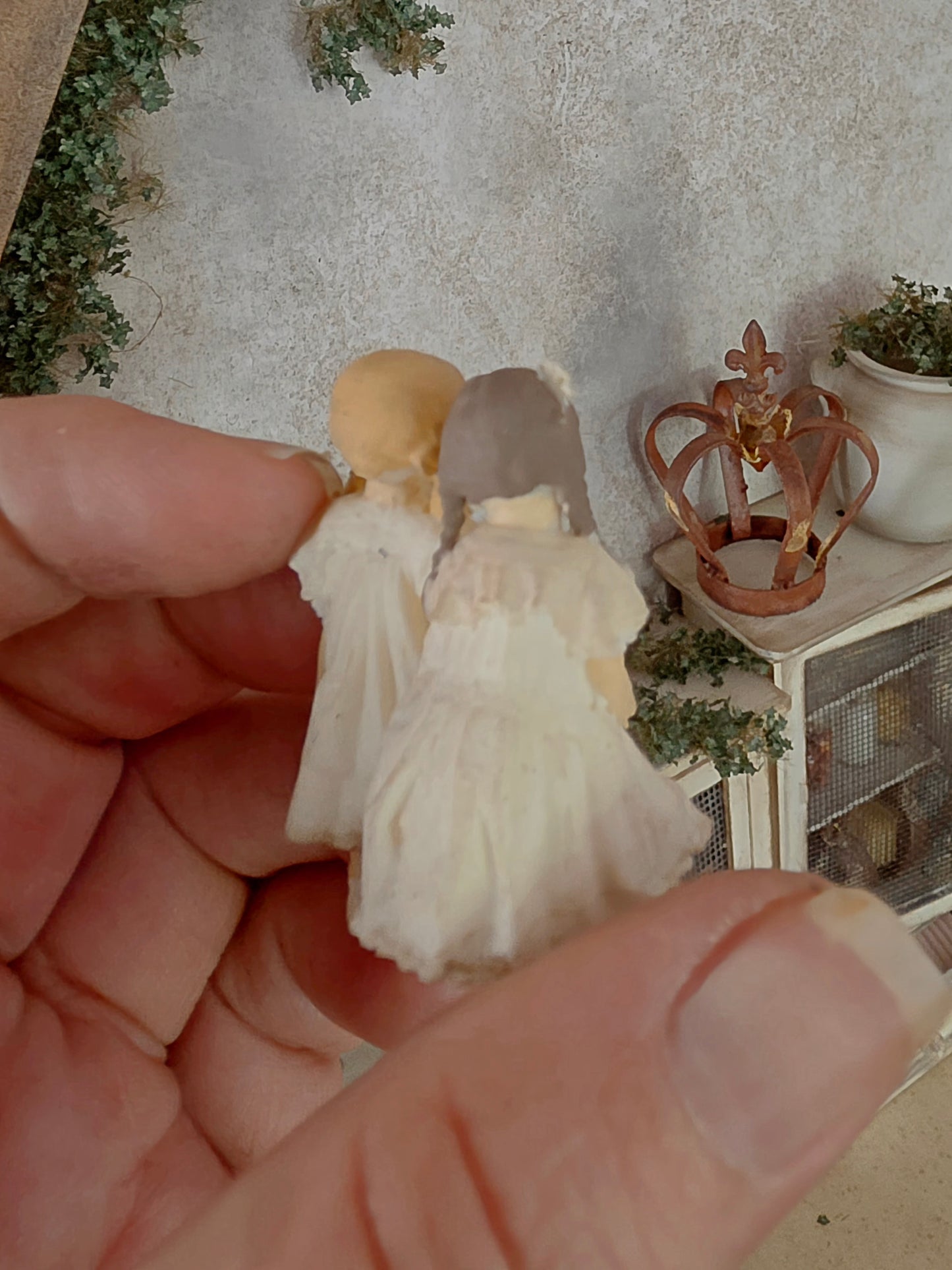 Miniatuur "Käthe Kruse" Popjes – Handgemaakt in Brocante Stijl 1:12