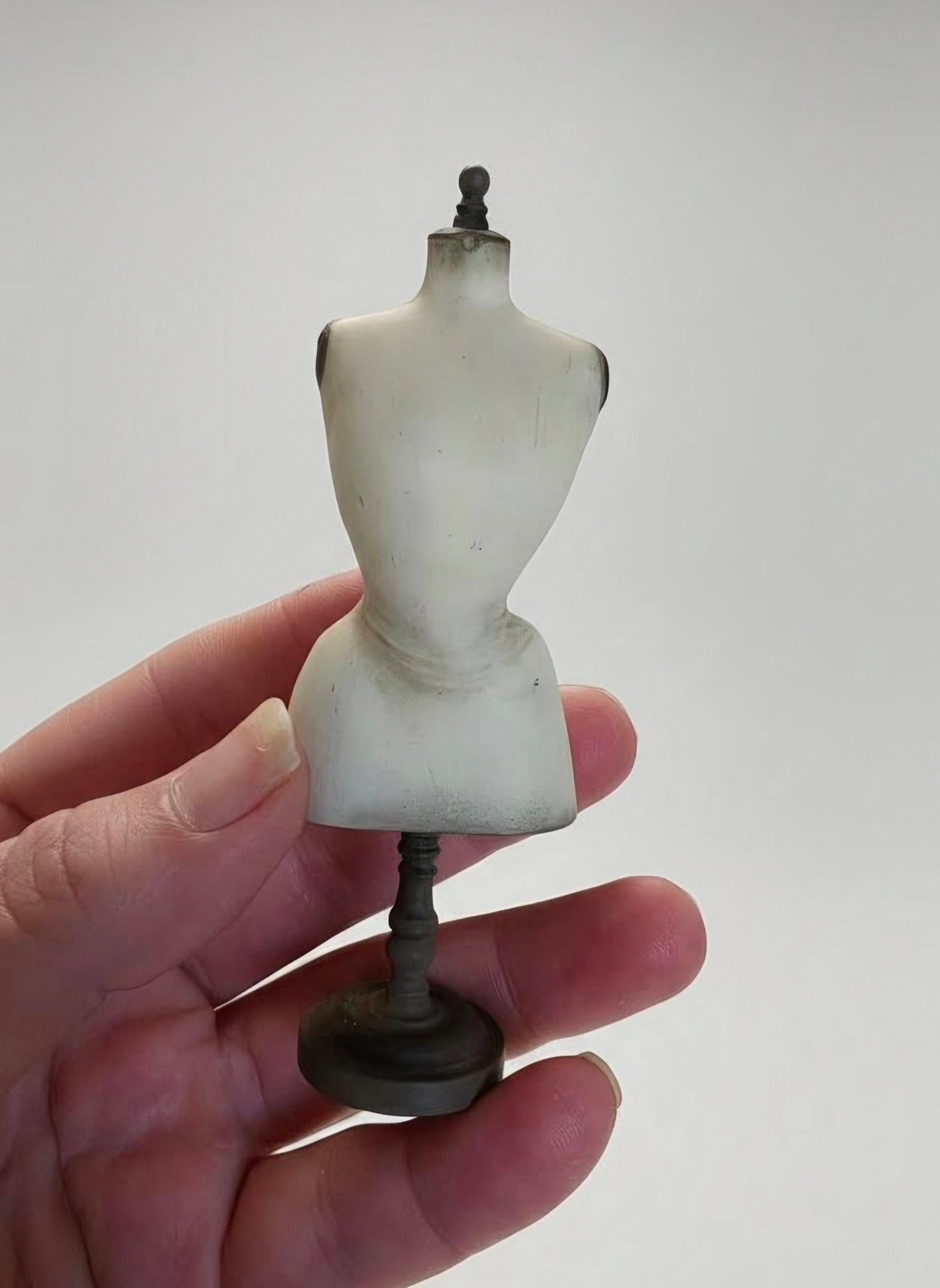 Miniatuur duivenborst buste op voet schaal 1 12 poppenhuis accessoire klassiek beeld diorama decoratie