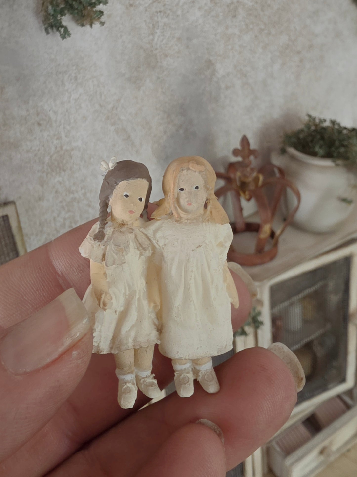 Miniatuur "Käthe Kruse" Popjes – Handgemaakt in Brocante Stijl 1:12