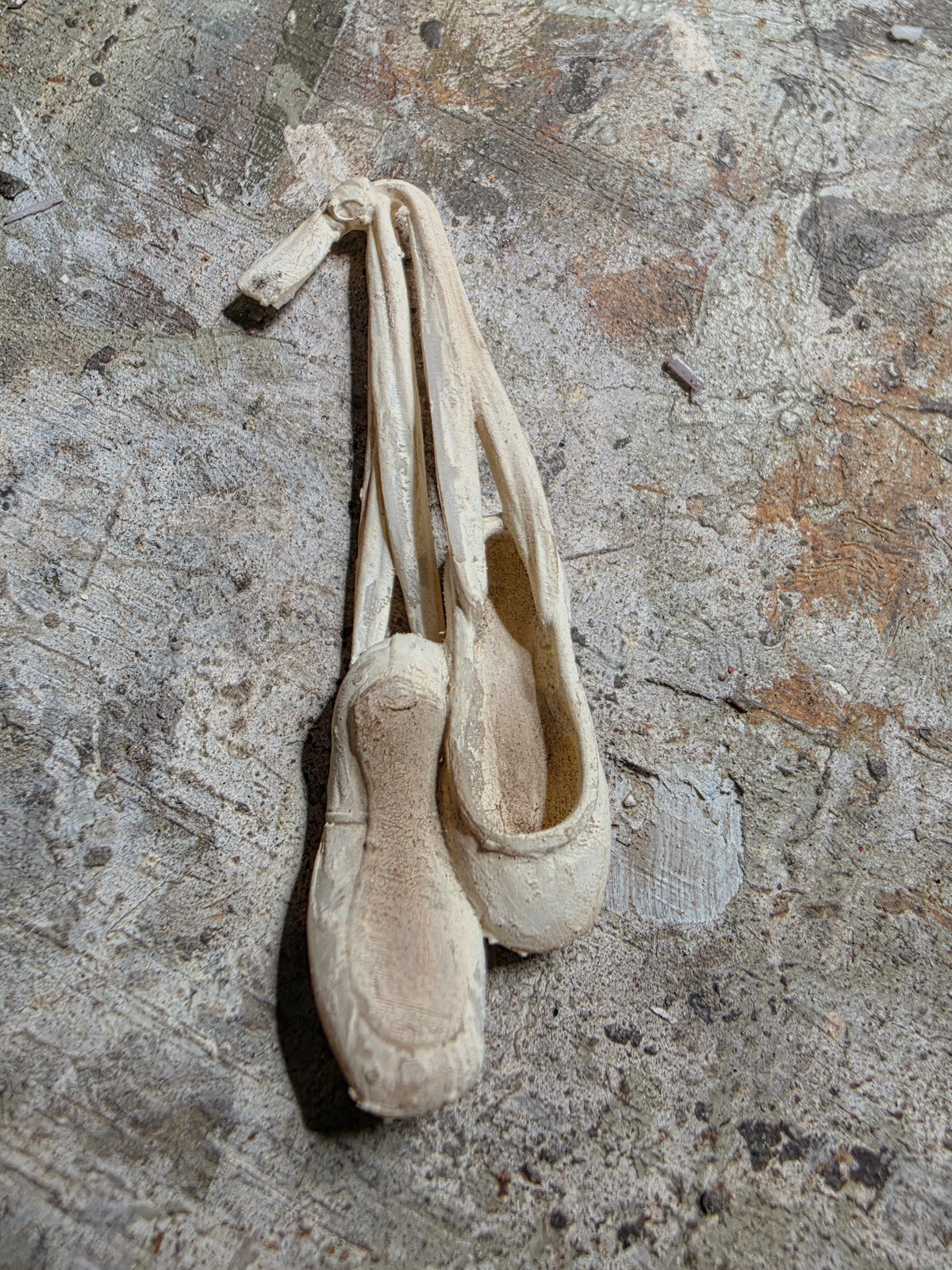 Hangende ballet spitzen