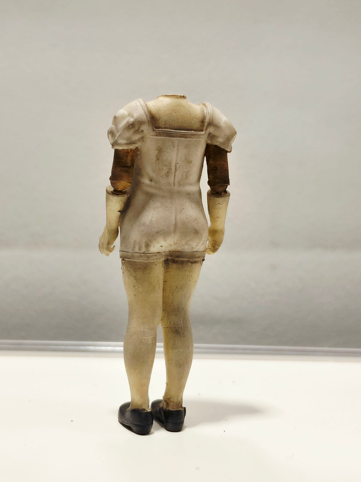 Miniatuur Kinderpaspopje met Buikje | Vintage Mannequin | Brocante Miniatuur | Handbeschilderd Resin